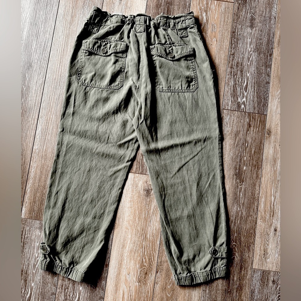 . Banana Republic Army green pants Size 6/S